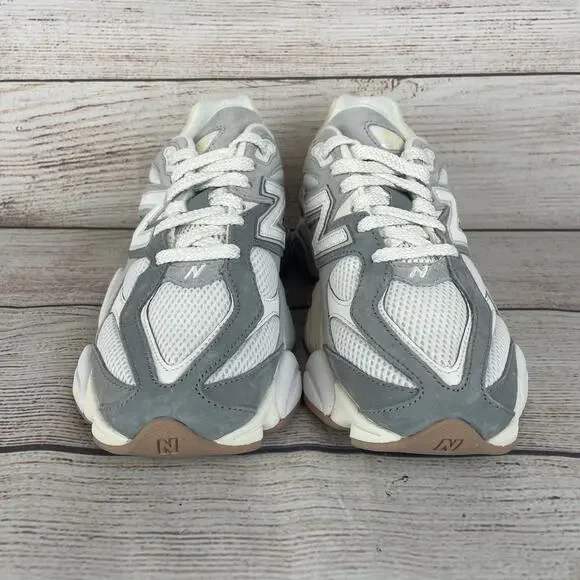 New Balance 9060 Mens Sz 7 Womens Sz 8.5D Sneakers Grey Beige - Picture 3 of 11
